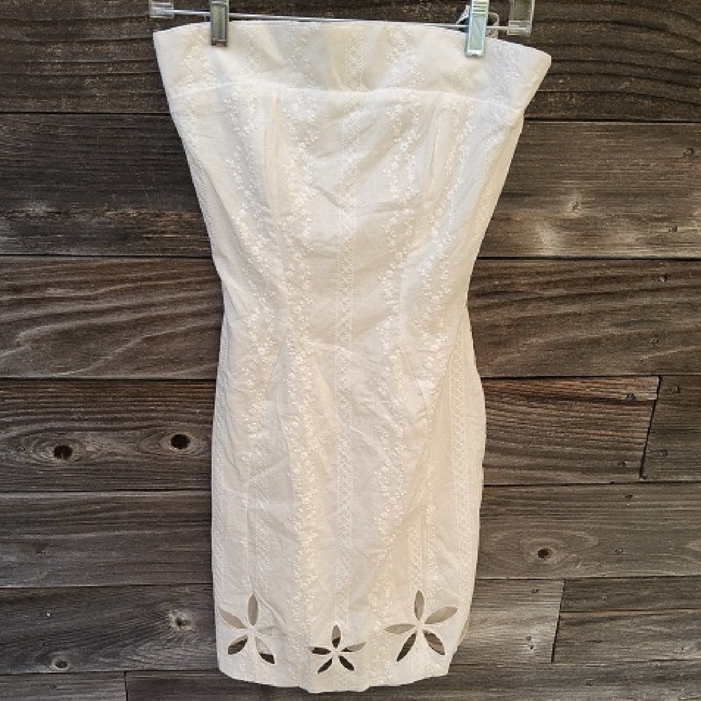 Mistress Rocks Strapless White Eyelet Sheath Dress Size. XS NWT